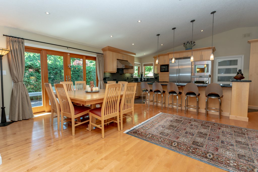 Dining Room Open To Kitchen